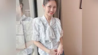 FC2-4527468 一位知名企業高階主管，私底下性愛是喜歡調情淫蕩的。 素人