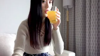 FC2-4605029 人氣舞蹈偶像團體前成員，超剛毛19歲 正統派美女。 震撼的FC2出道。 素人